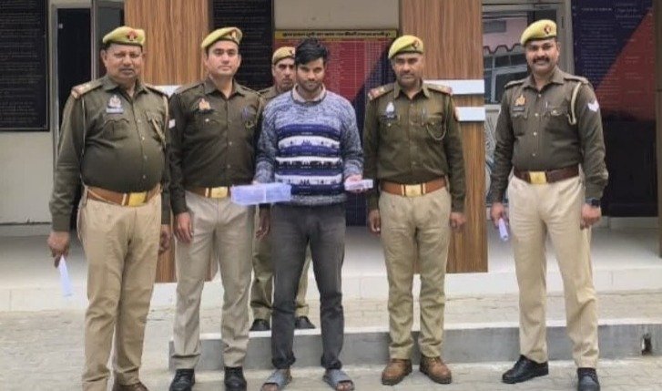 इंडियन ओवरसीज बैंक लूटकांड में शामिल आरोपी को पुलिस ने धर दबोचा, जिंदा कारतूस और अवैध देसी तमंचा बरामद